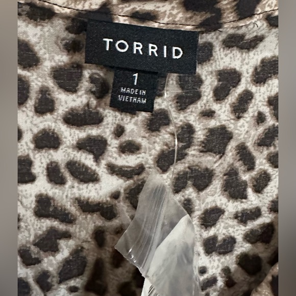 Torrid Challis Tie-Front Dolman Top Blouse Leopard Print Size 1X New - Picture 8 of 11